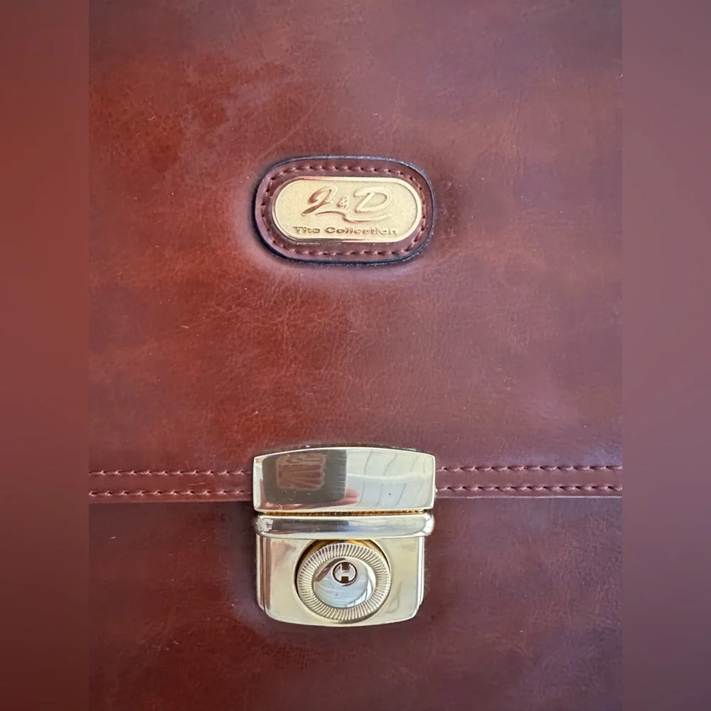Jade Duck / J&D Collection Leather Shoulder Bag